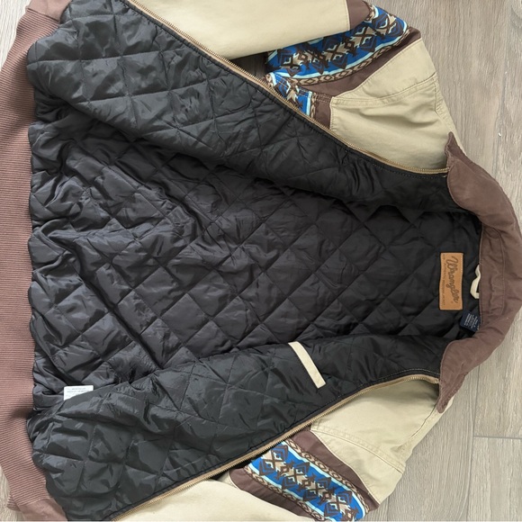 Wrangler Men's Tan and Brown Bomber Jacket Aztec - Picture 3 of 5